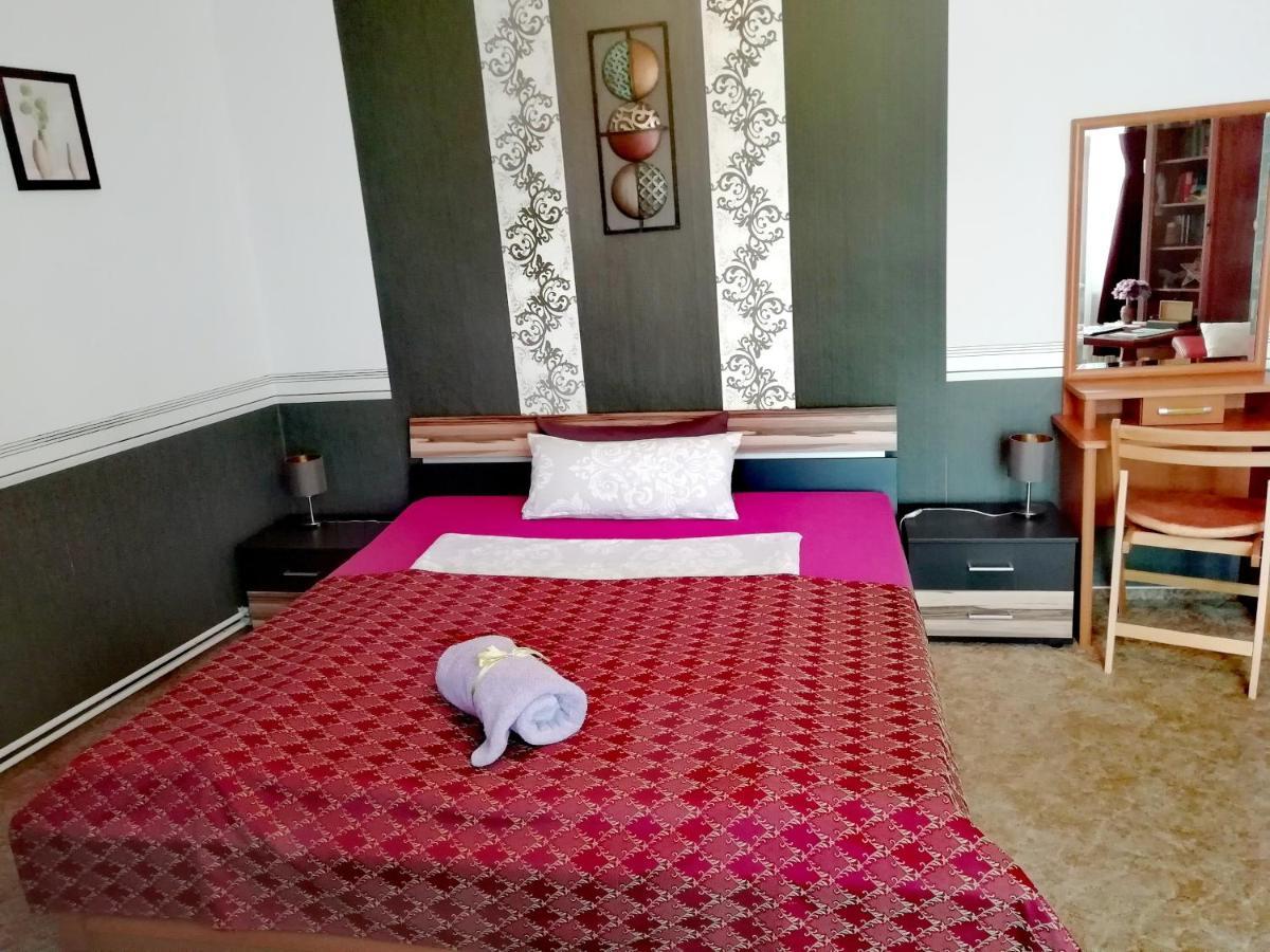 Grosse Wohnung Mit Terrasse Im Altstadtzentrum - Ferienwohnung Chiplakoff Blankenburg  Extérieur photo